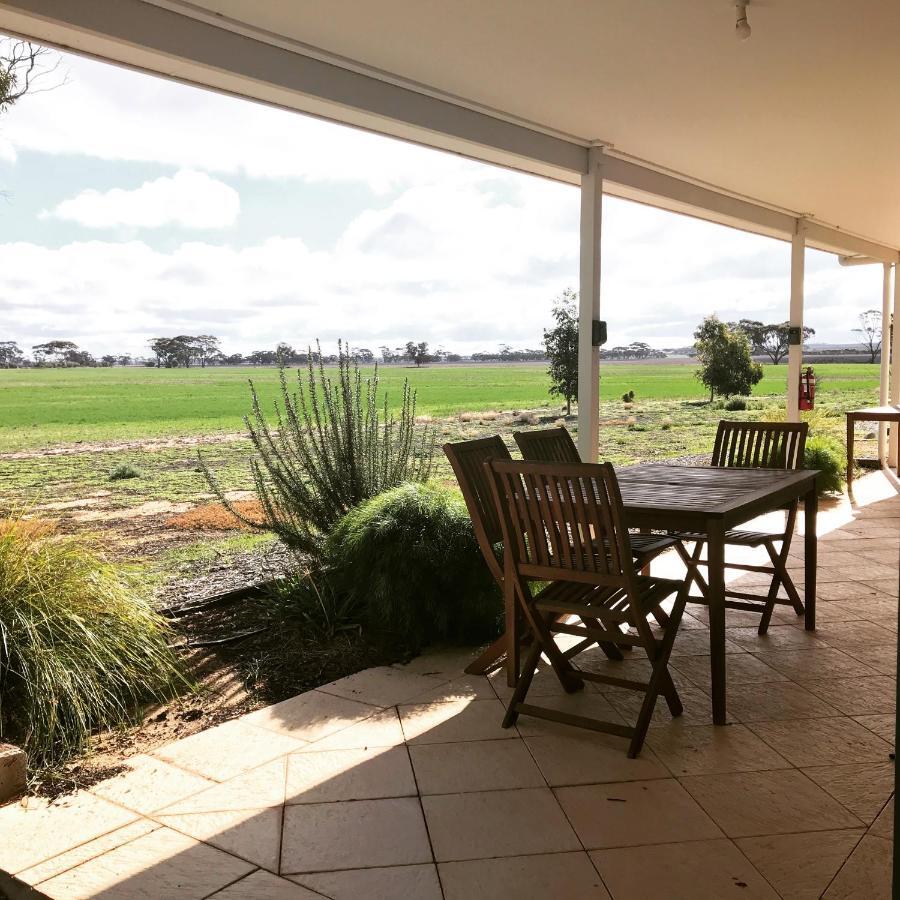 Mary'S Farm Cottages Kukerin Εξωτερικό φωτογραφία