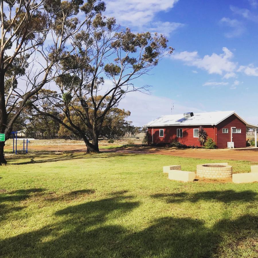 Mary'S Farm Cottages Kukerin Εξωτερικό φωτογραφία